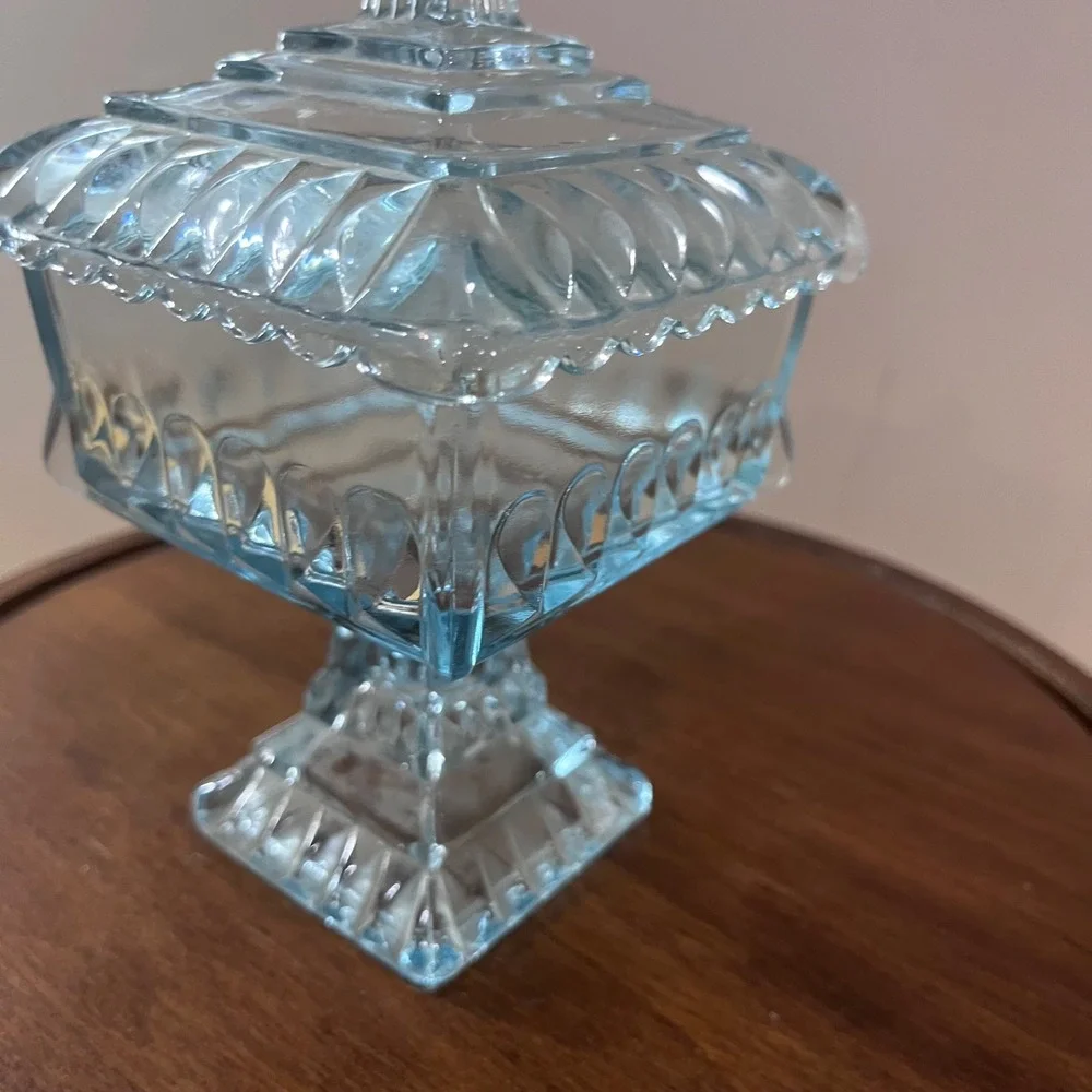 Vtg Jeanette Light Blue Aqua Pressed Glass Pedestal Wedding Cake Box Candy Dish